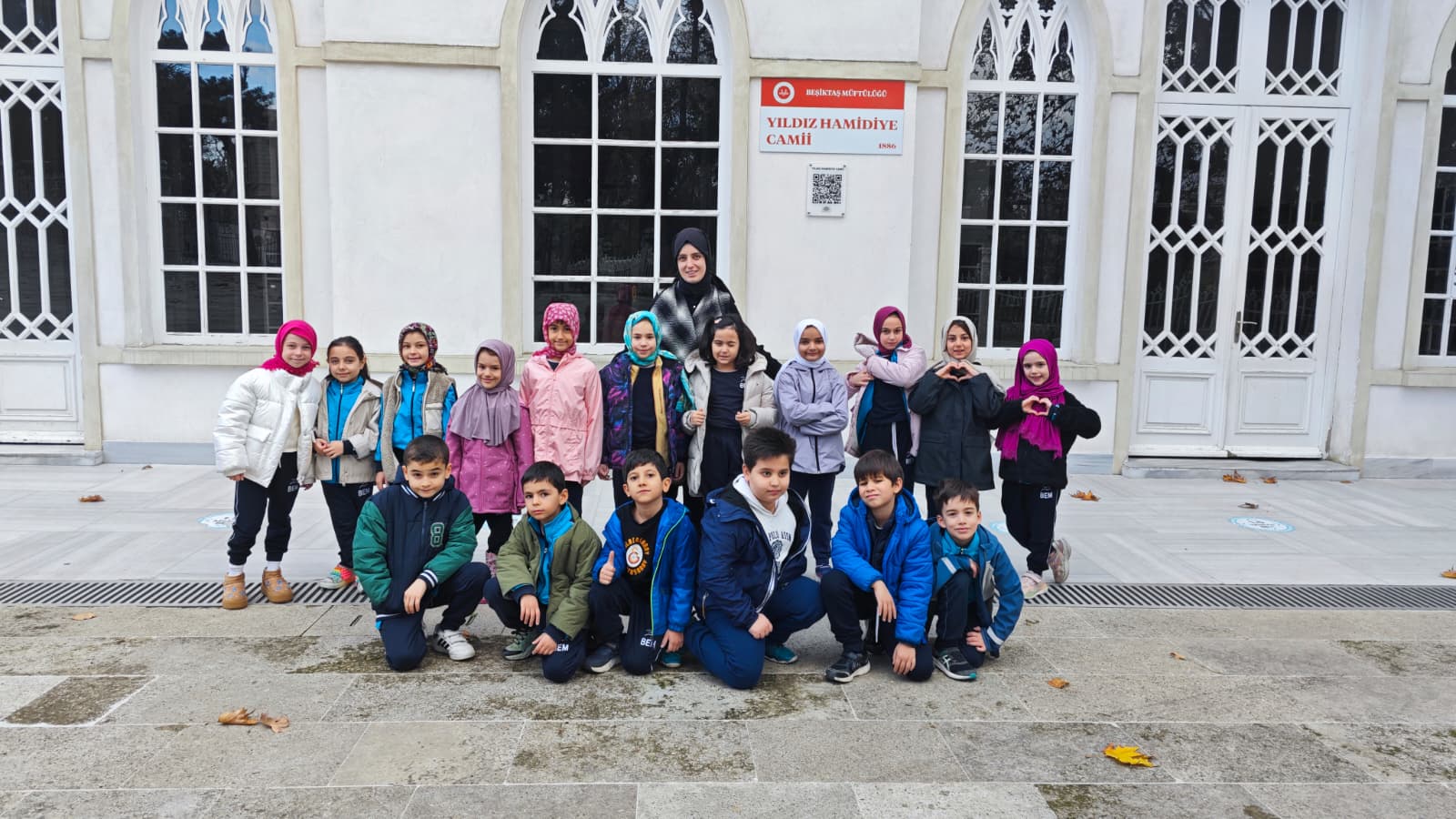 bem-ilkokulu-camii-gezisi